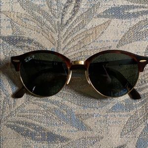 Club master oval legend gold Ray Ban sunglasses